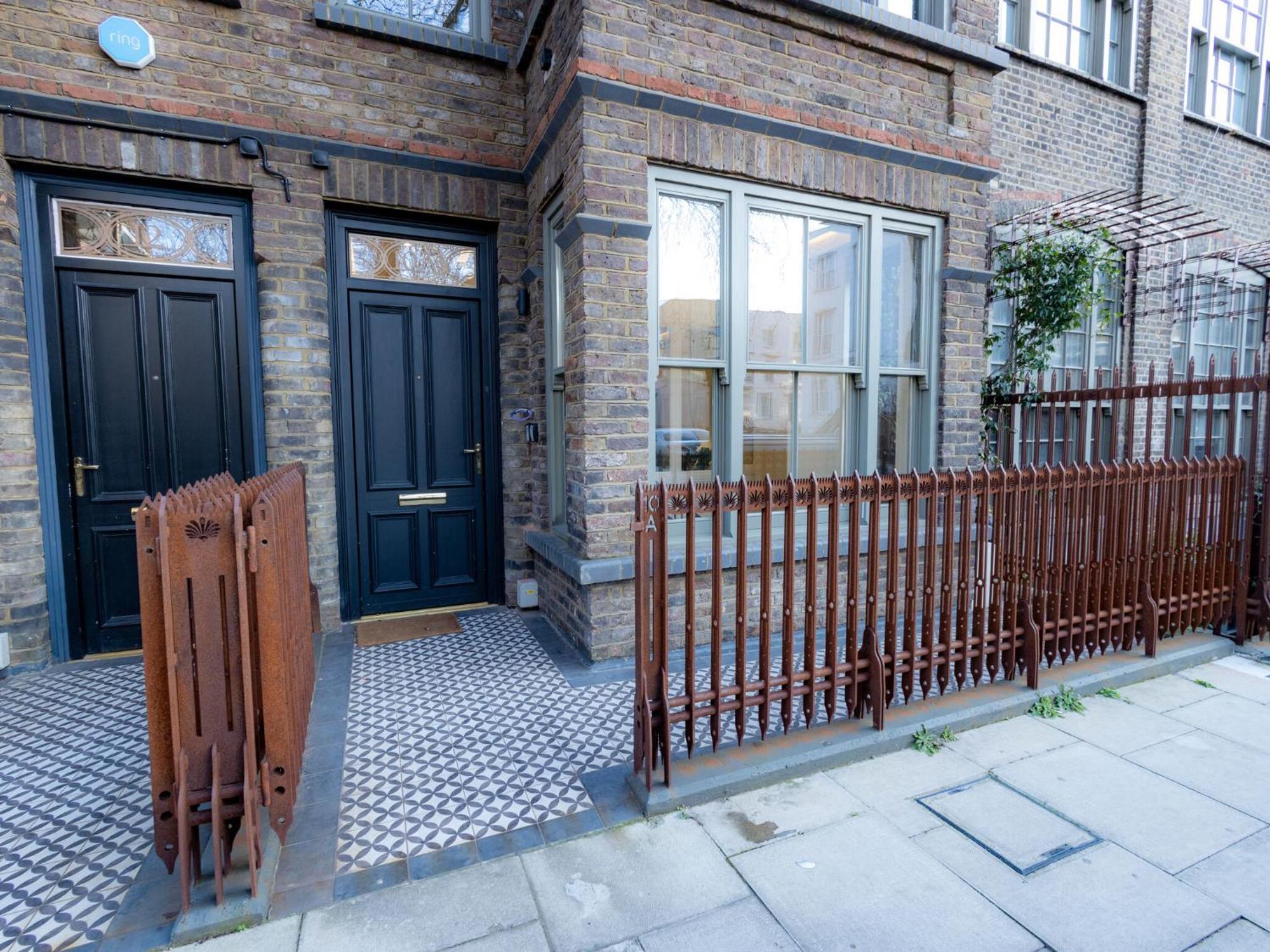 Modern Deluxe Five Bedroom House Near Chalk Farm Station By Belvilla London Exterior photo