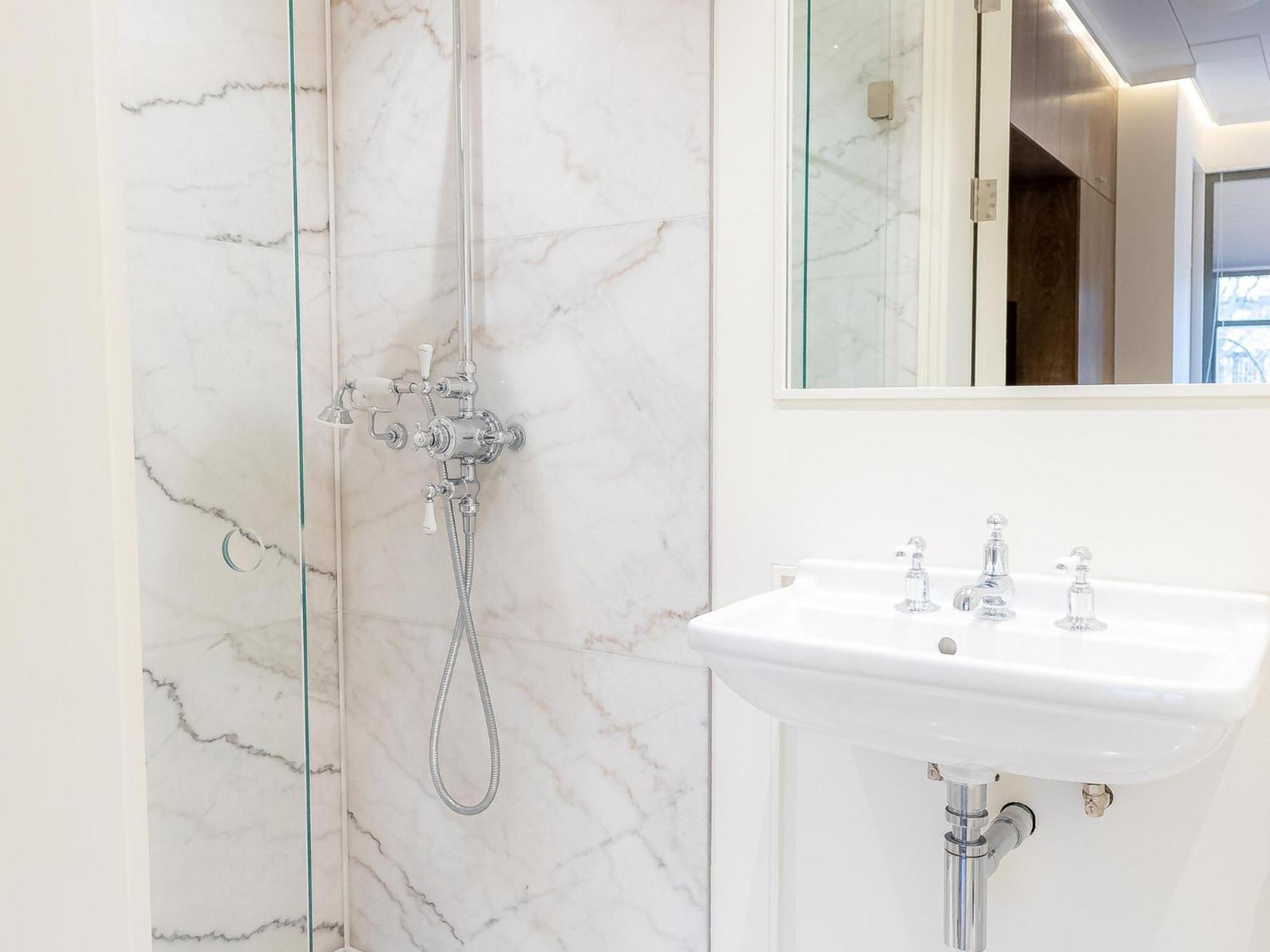Modern Deluxe Five Bedroom House Near Chalk Farm Station By Belvilla London Exterior photo